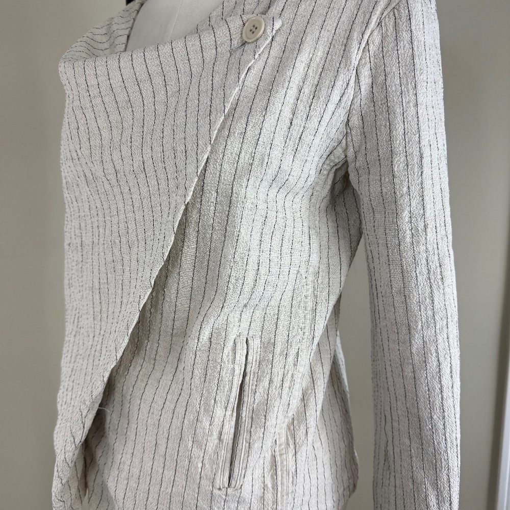 Lightweight Striped Buttoned Jacket